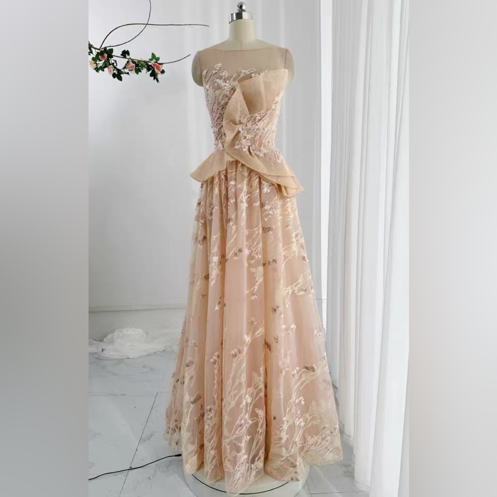 Gown size M(6) customized luxury dress